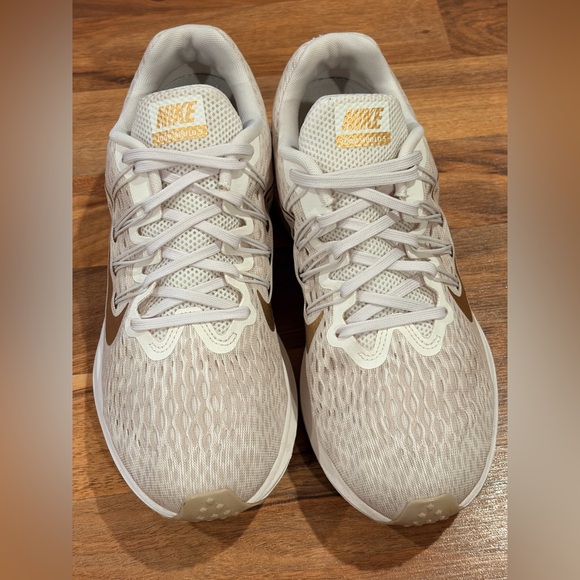 Nike Women's Athletic Shoes - cream  and gold - Picture 2 of 8